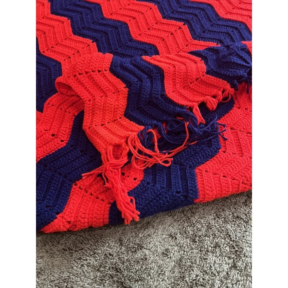 Vtg Hand Knit Zig Zag Granny  Afghan Blanket 68